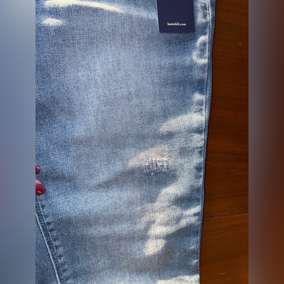 Laurie Felt Light Wash Forever Denim Crop Baby Bell Jeans - Picture 6 of 15